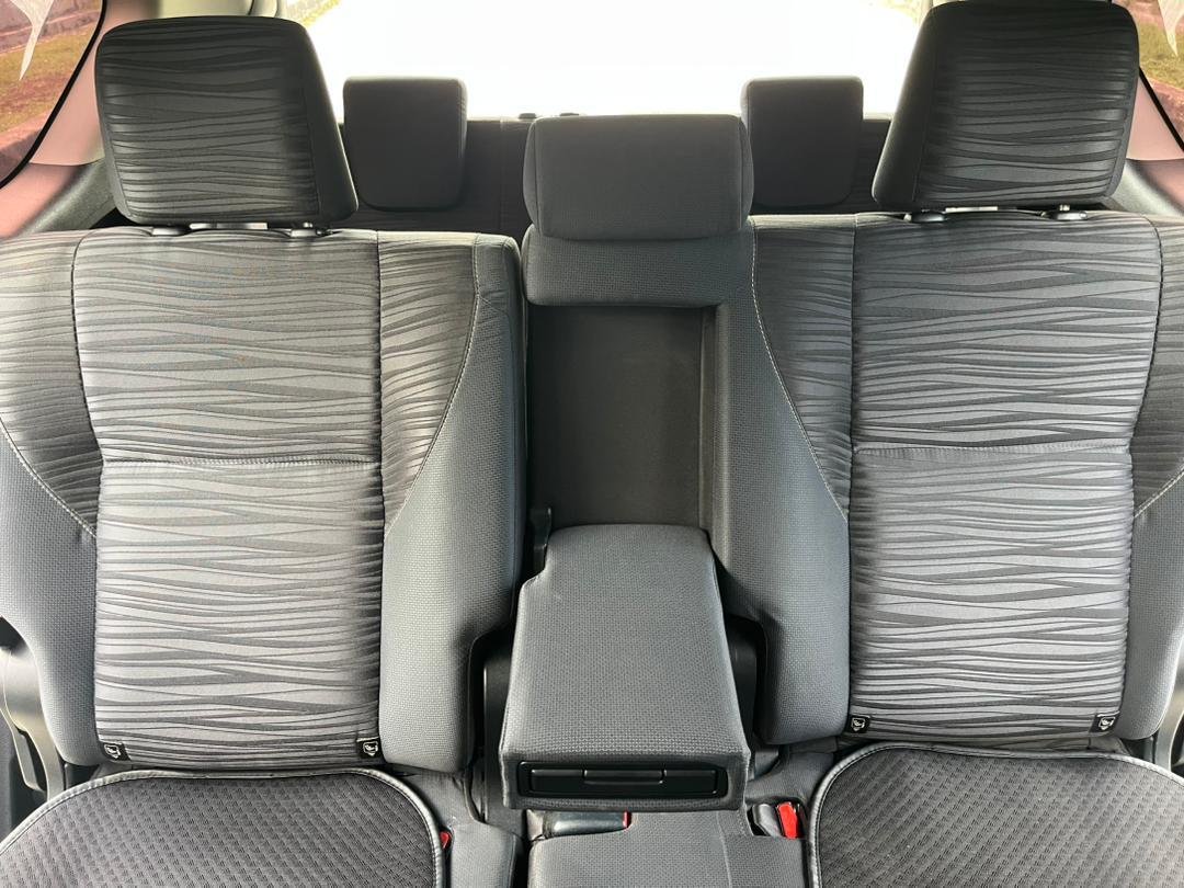 Toyota Innova comfort MPV photo 2