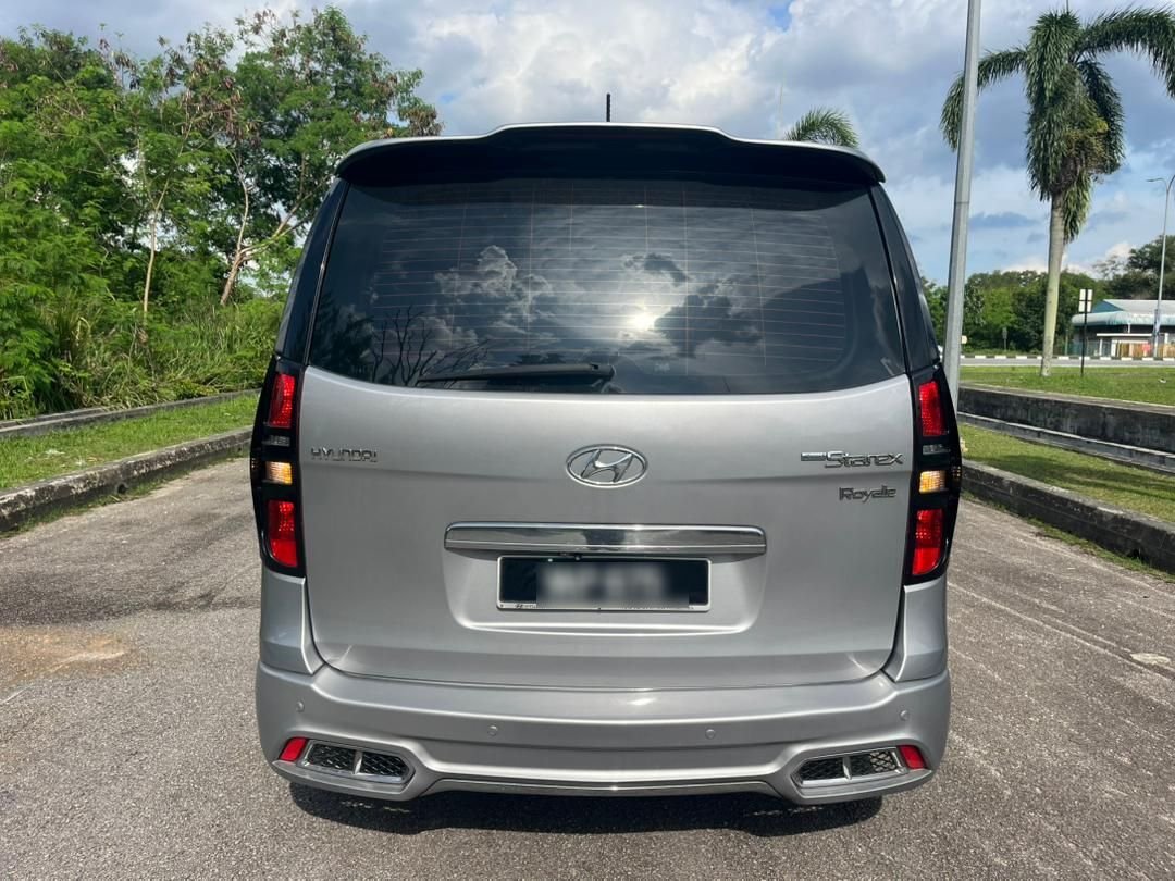 Hyundai Starex large MPV photo 5