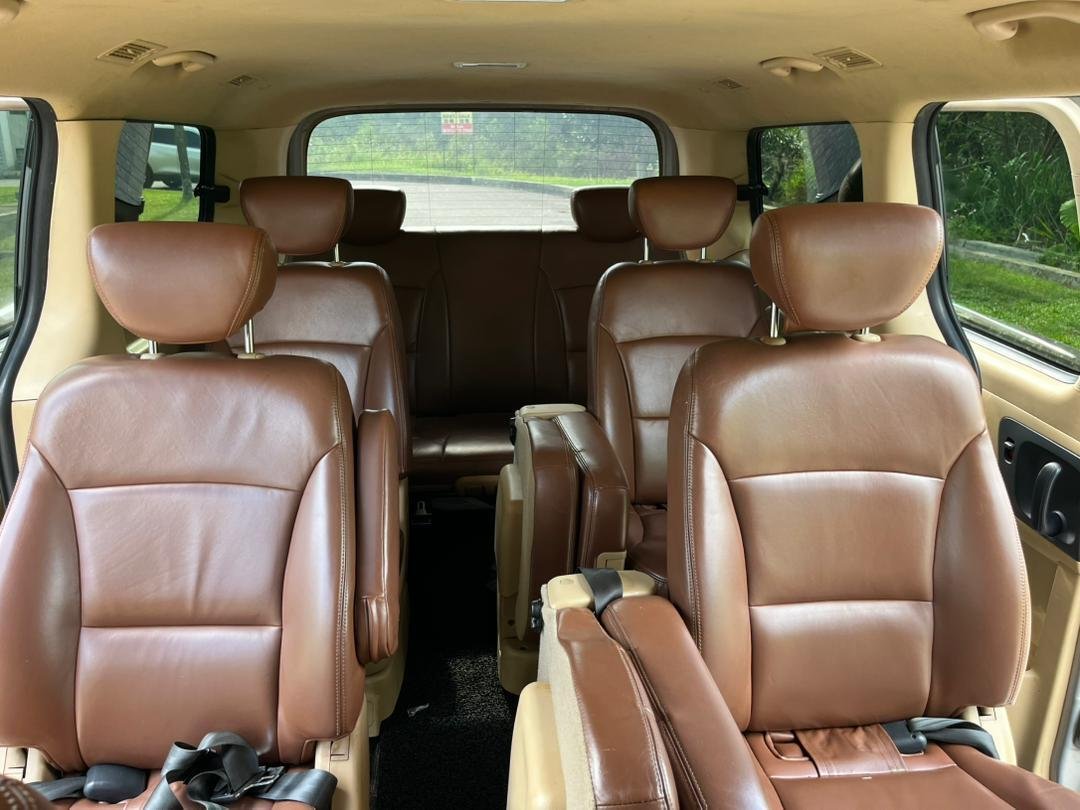 Hyundai Starex large MPV photo 6